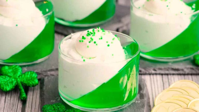 St. Patrick'S Day Jell-O Parfait.