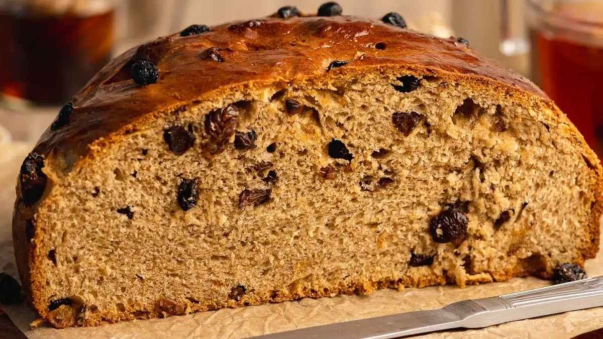 Irish Barmbrack (Cinnamon Raisin Bread).