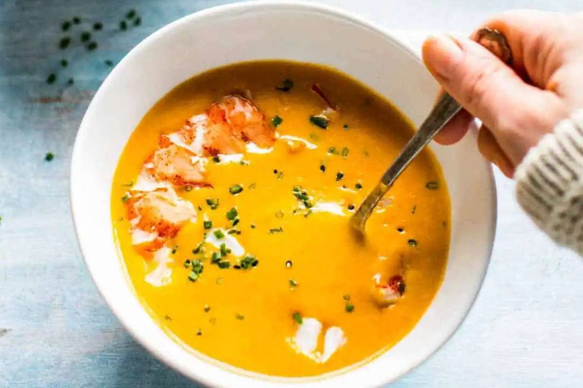 Classic Creamy Lobster Bisque