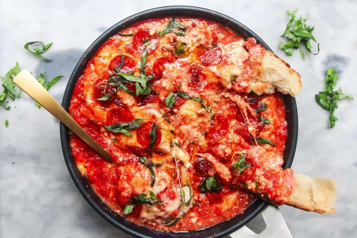 Easy Cheesy Pizza Dip. 