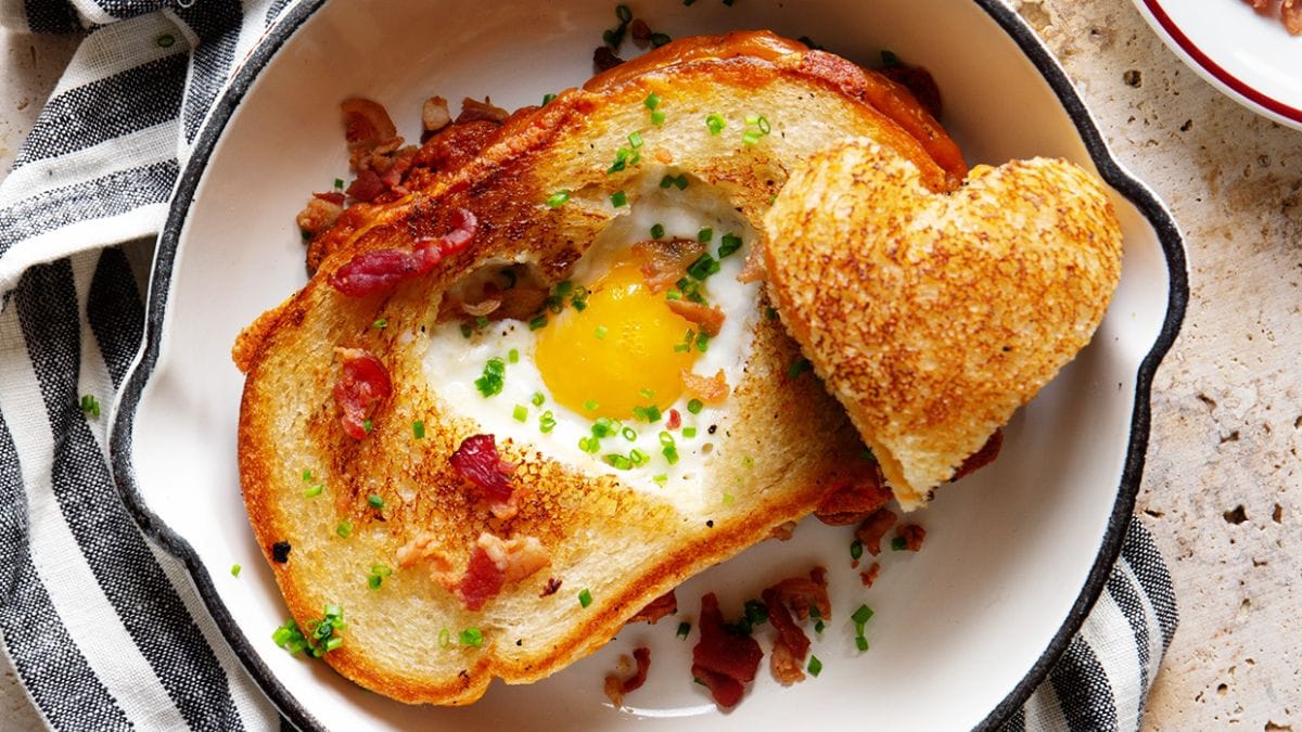 Egg in a Hole Grilled Cheese.
