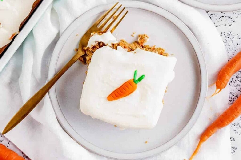 Low Sugar Carrot Cake {With Pineapple}.