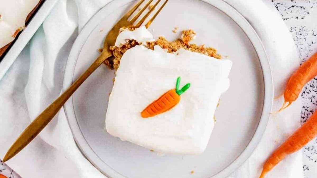 Low Sugar Carrot Cake {With Pineapple}.