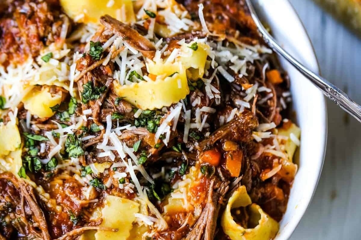 Sunday Slow Cooker Beef Ragu. 