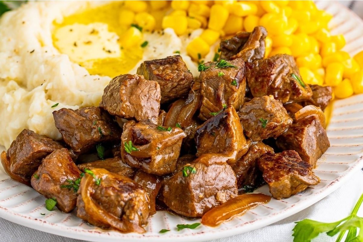 The BEST Slow Cooker Steak Bites (Easy Recipe!).