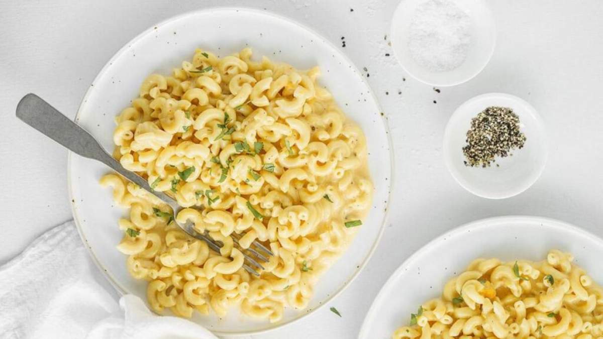 Instant Pot Creamy Macaroni And Cheese.