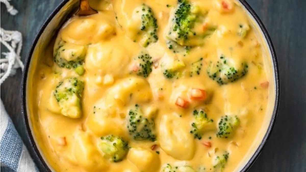 Broccoli and Cheese Soup with Gnocchi (Cheesy Broccoli Gnocchi Soup).