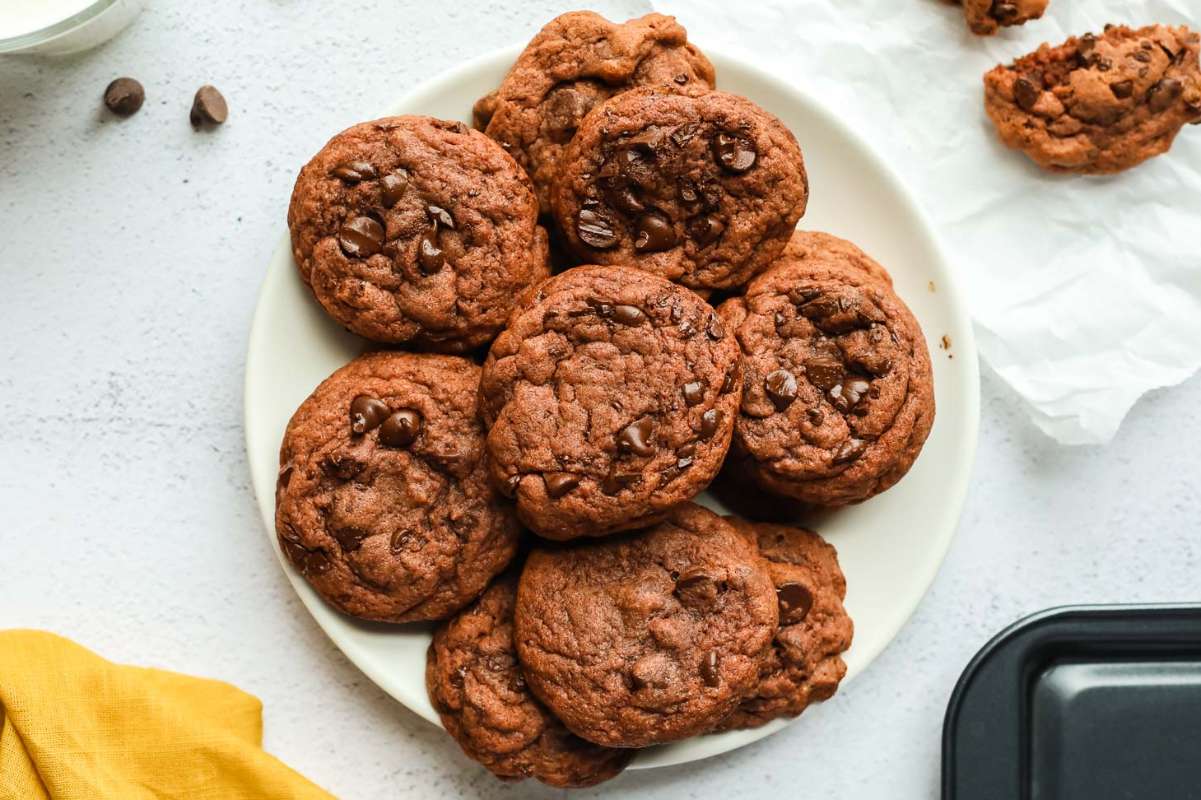 Chocolate Pudding Cookies. 