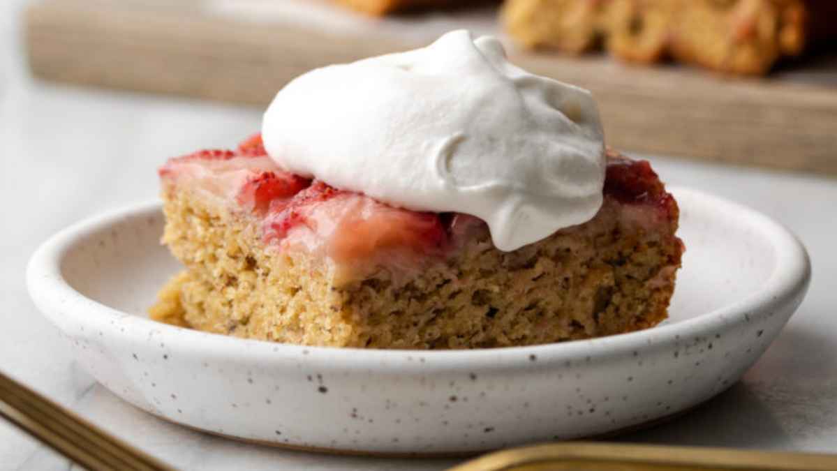 Gluten Free Strawberry Banana Upside Down Cake. 