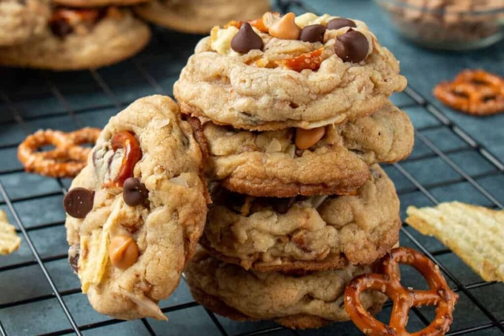 Kitchen Sink Cookies. 