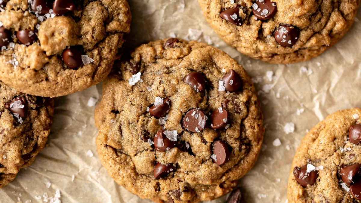 Oat flour chocolate chip cookies.