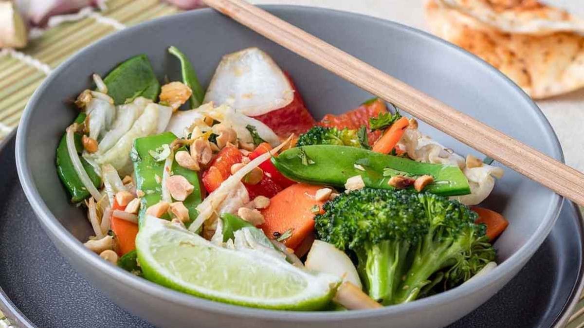 Quick & Easy Spicy Plant-Based Stir Fry With Sambal Oelek. 