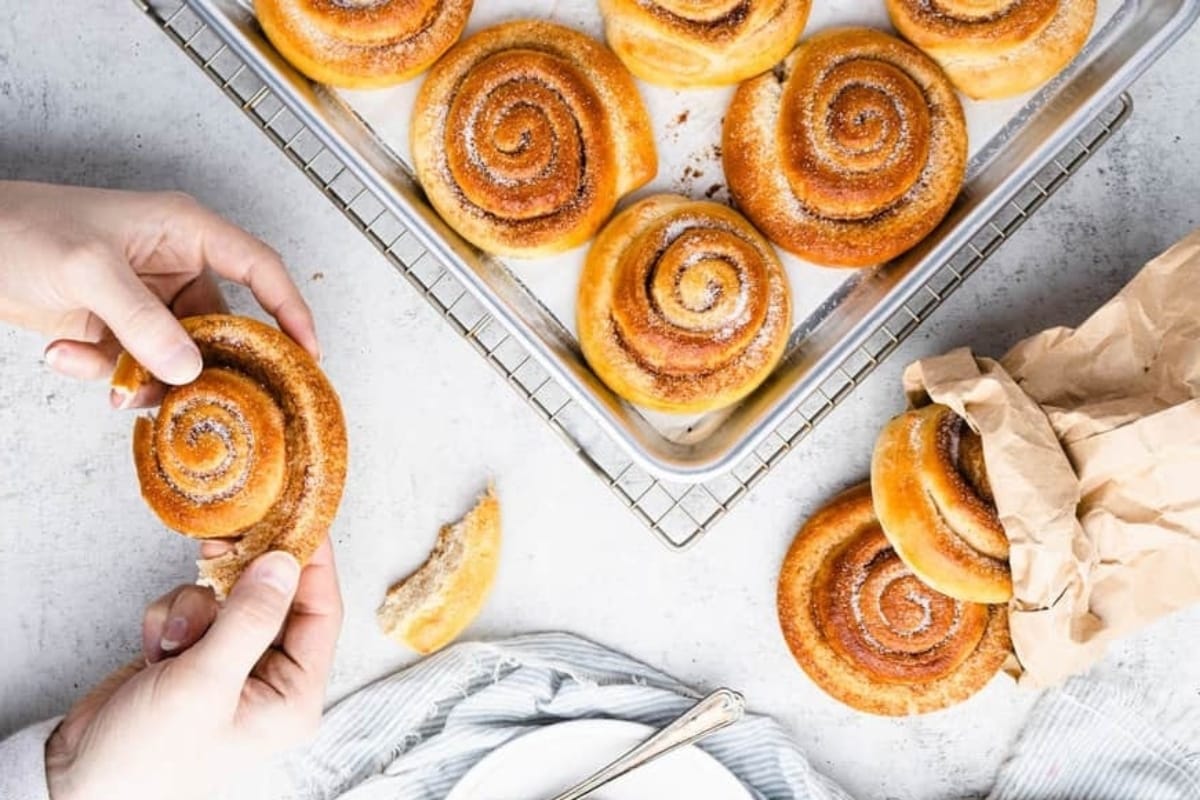 Skillingsboller (Norwegian Cinnamon Rolls).