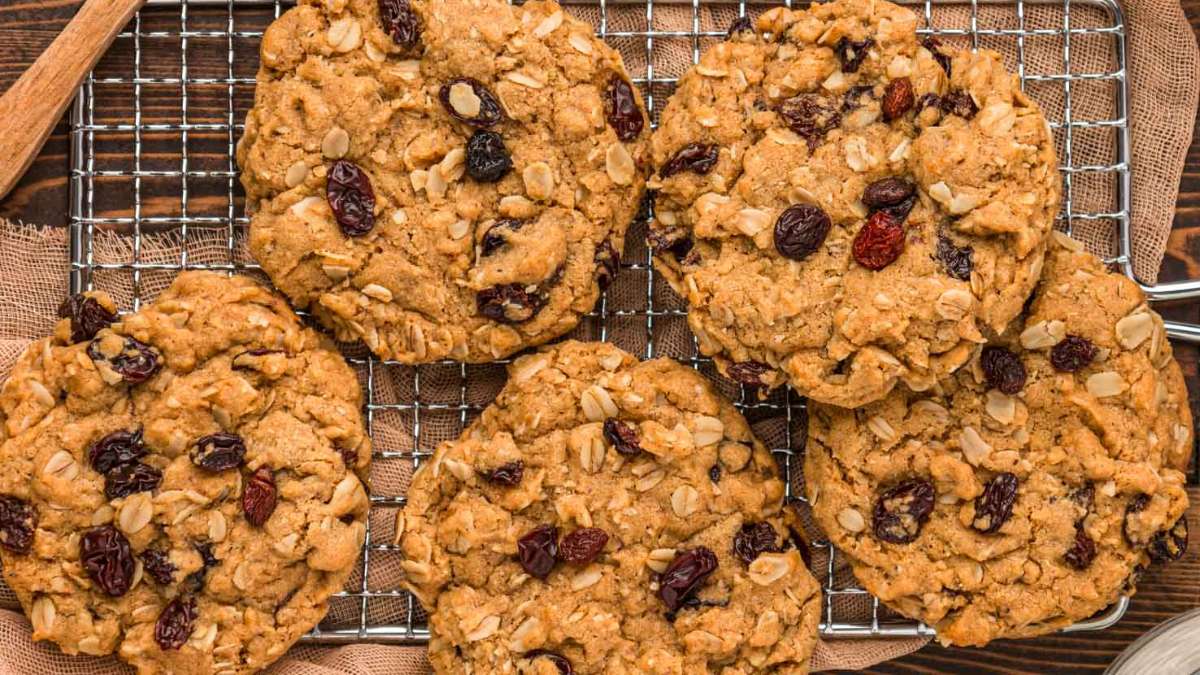 Best Oatmeal Raisin Cookie Recipe. 